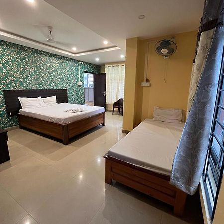 Hk Residency Hotel Guwahati Bagian luar foto