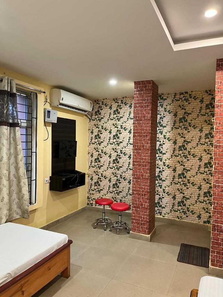 Hk Residency Hotel Guwahati Bagian luar foto
